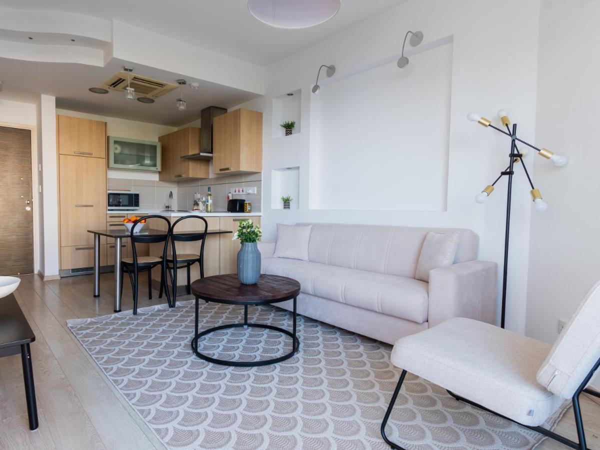 Sanders Ermitage On The Beach - Delightful 1-Bedroom Apartment With Sea View ليماسول المظهر الخارجي الصورة