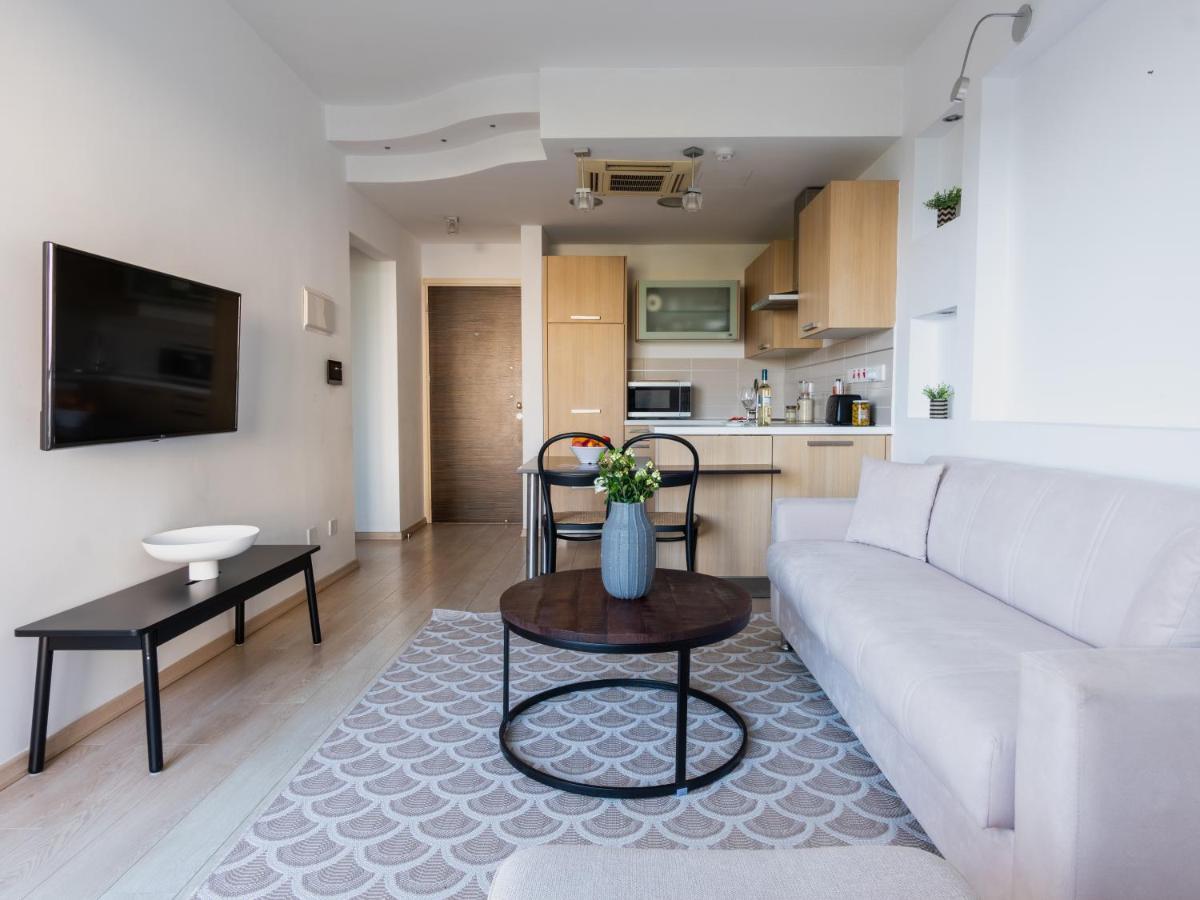 Sanders Ermitage On The Beach - Delightful 1-Bedroom Apartment With Sea View ليماسول المظهر الخارجي الصورة
