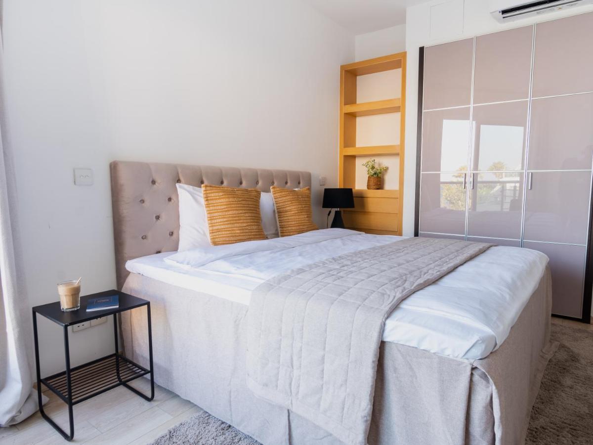 Sanders Ermitage On The Beach - Delightful 1-Bedroom Apartment With Sea View ليماسول المظهر الخارجي الصورة